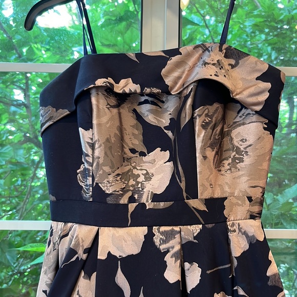 Avery G strapless gown - Picture 4 of 4